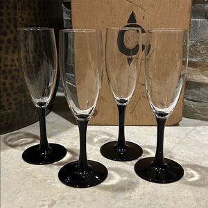 LUMINARC French Black Stem Champagne Glass Flutes (4)